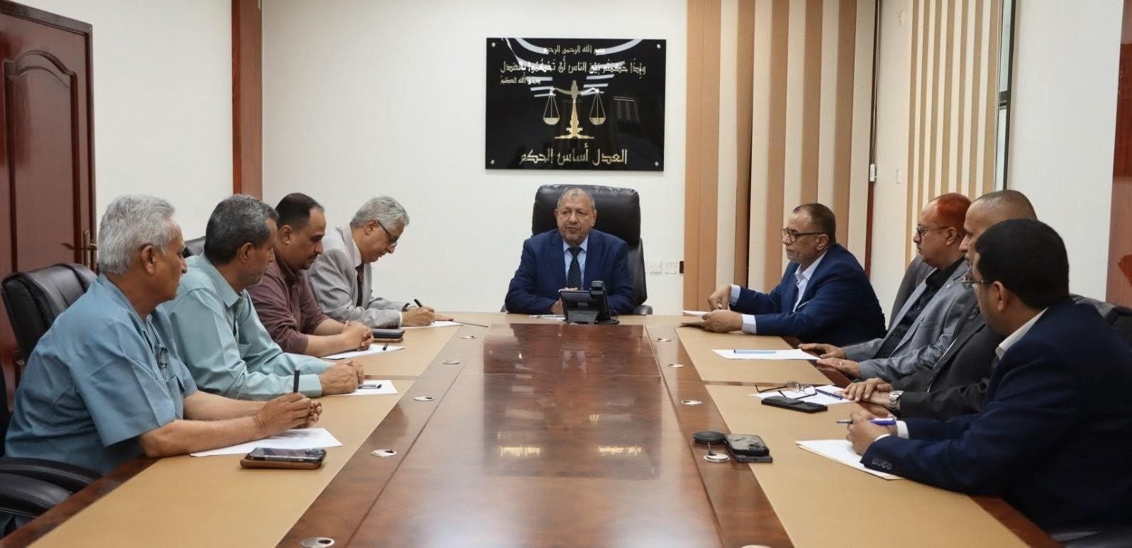 رئيس مجلس القضاء الأعلى يترأس اجتماعًا بمدراء الشؤون المالية في الهيئات القضائية